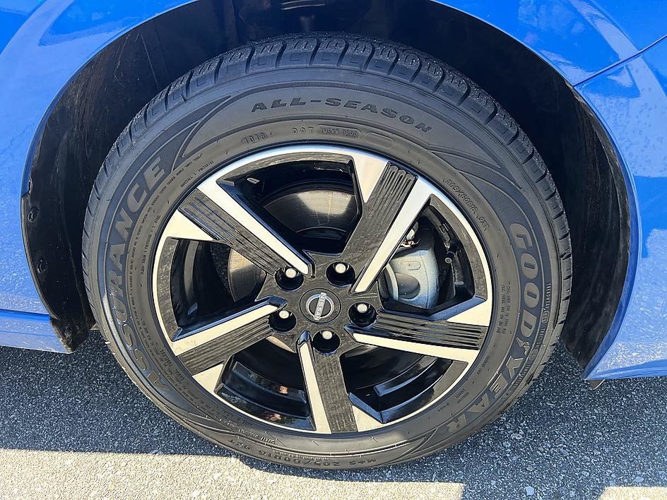 Certified 2025 Nissan Sentra SV FWD image 12