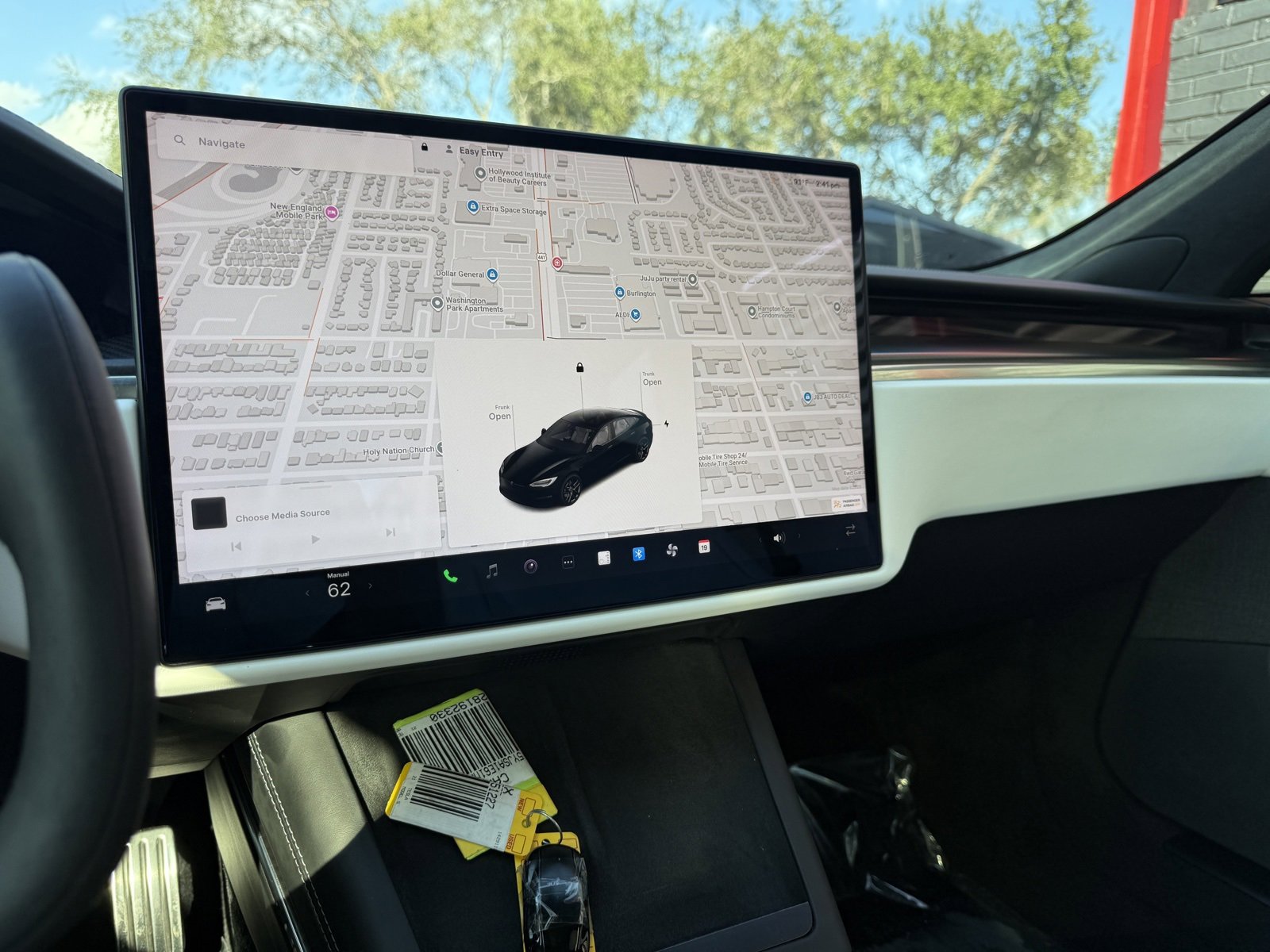 Used 2021 Tesla Model S Plaid image 17