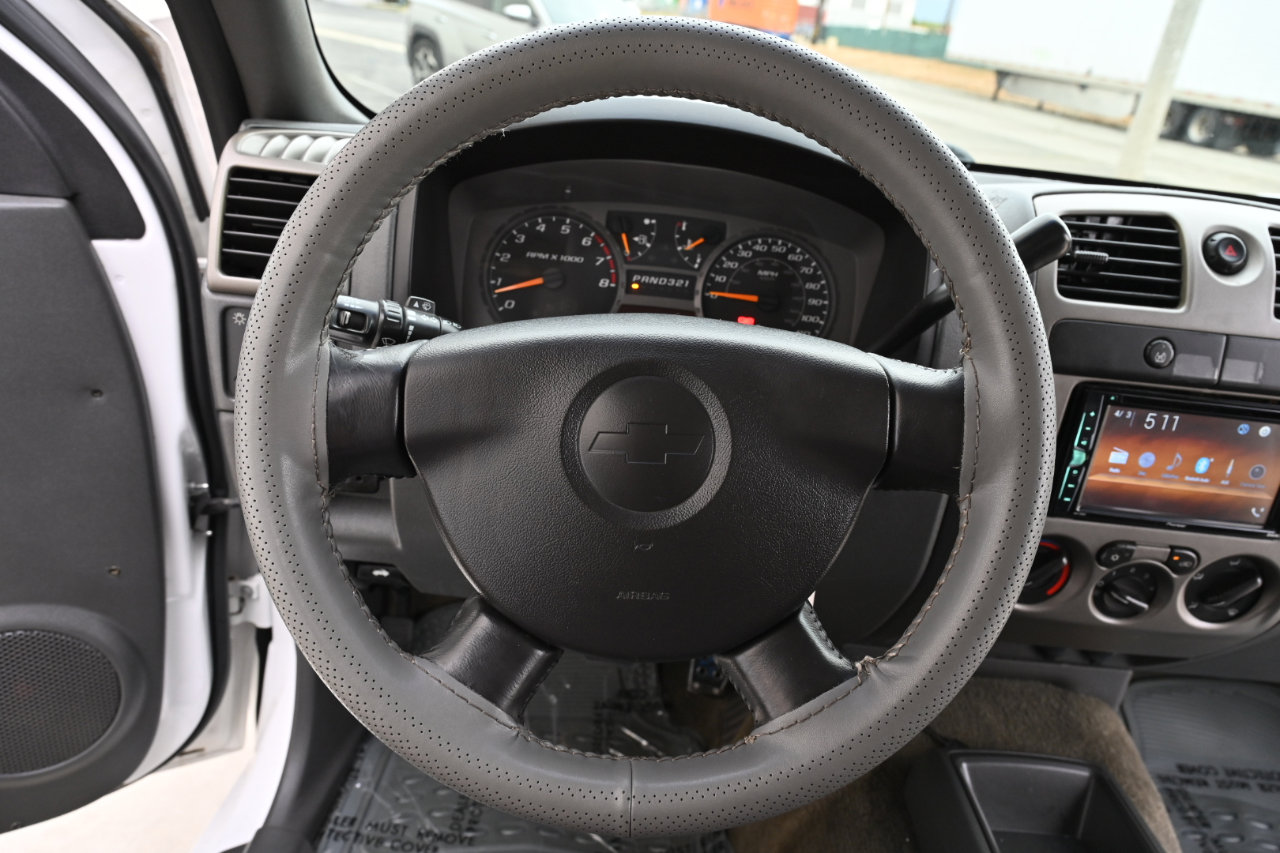 Used 2004 Chevrolet Colorado LS image 16