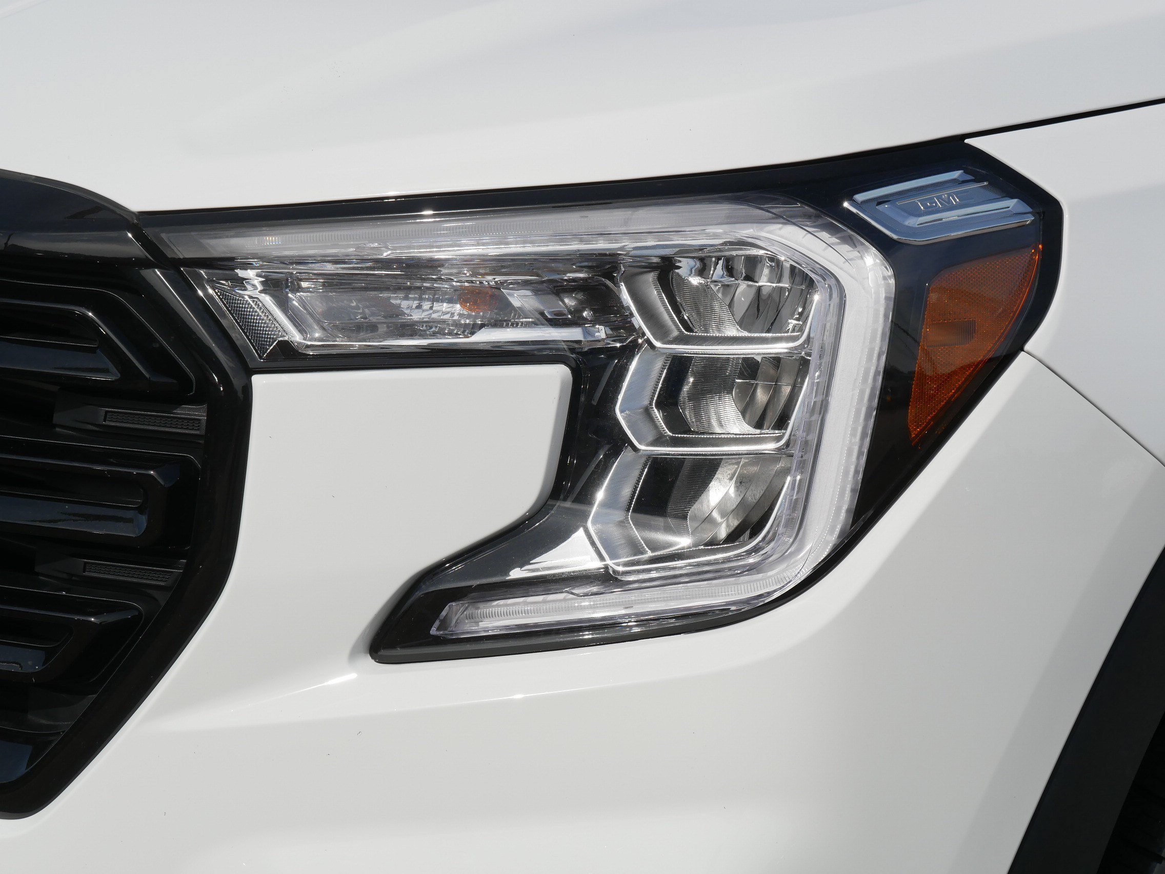 Used 2024 GMC Terrain SLT w/ Infotainment Package II AWD/4WD image 16