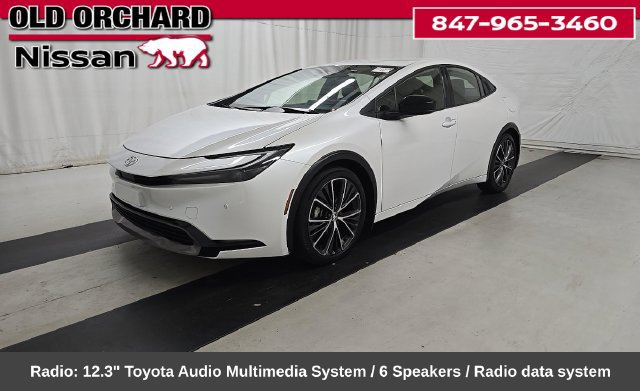 Used 2024 Toyota Prius XLE FWD image 1