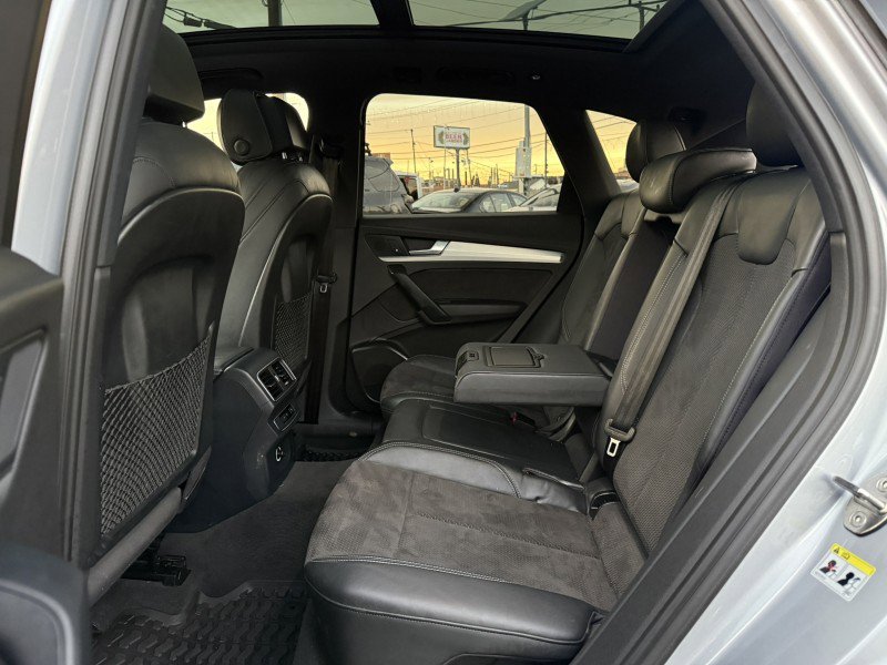 Used 2018 Audi SQ5 Premium Plus w/ Navigation Package image 37