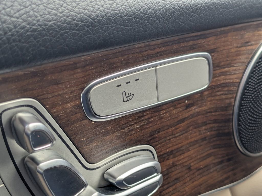 Certified 2022 Mercedes-Benz GLC 300 4MATIC w/ Premium Package Lite image 10