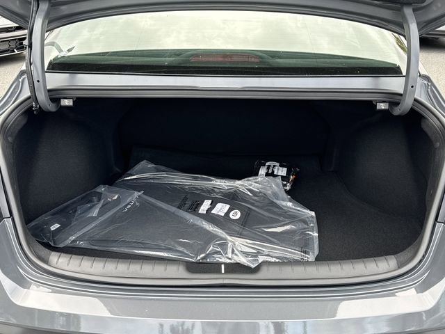 Used 2025 Hyundai Elantra Blue image 14