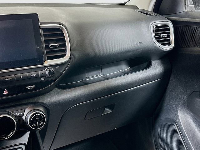 Certified 2025 Hyundai Venue SEL FWD image 21