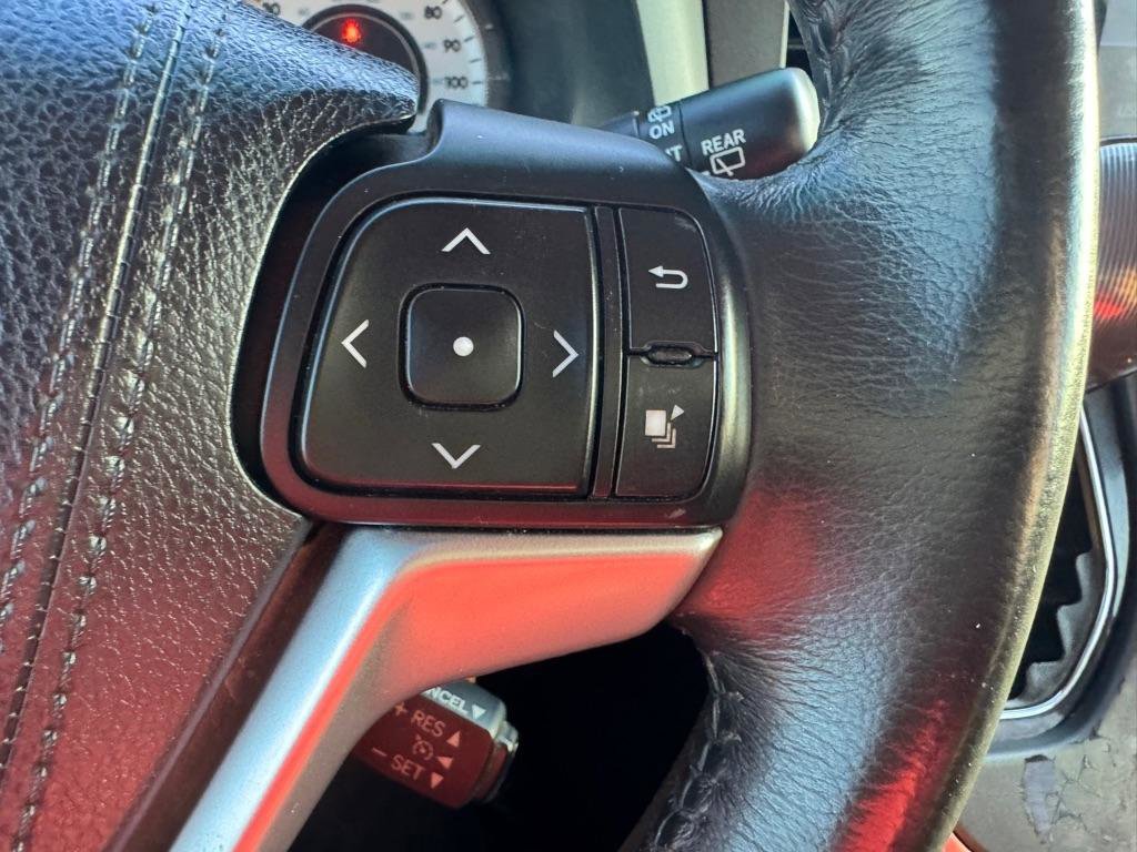 Used 2017 Toyota Sienna SE image 19