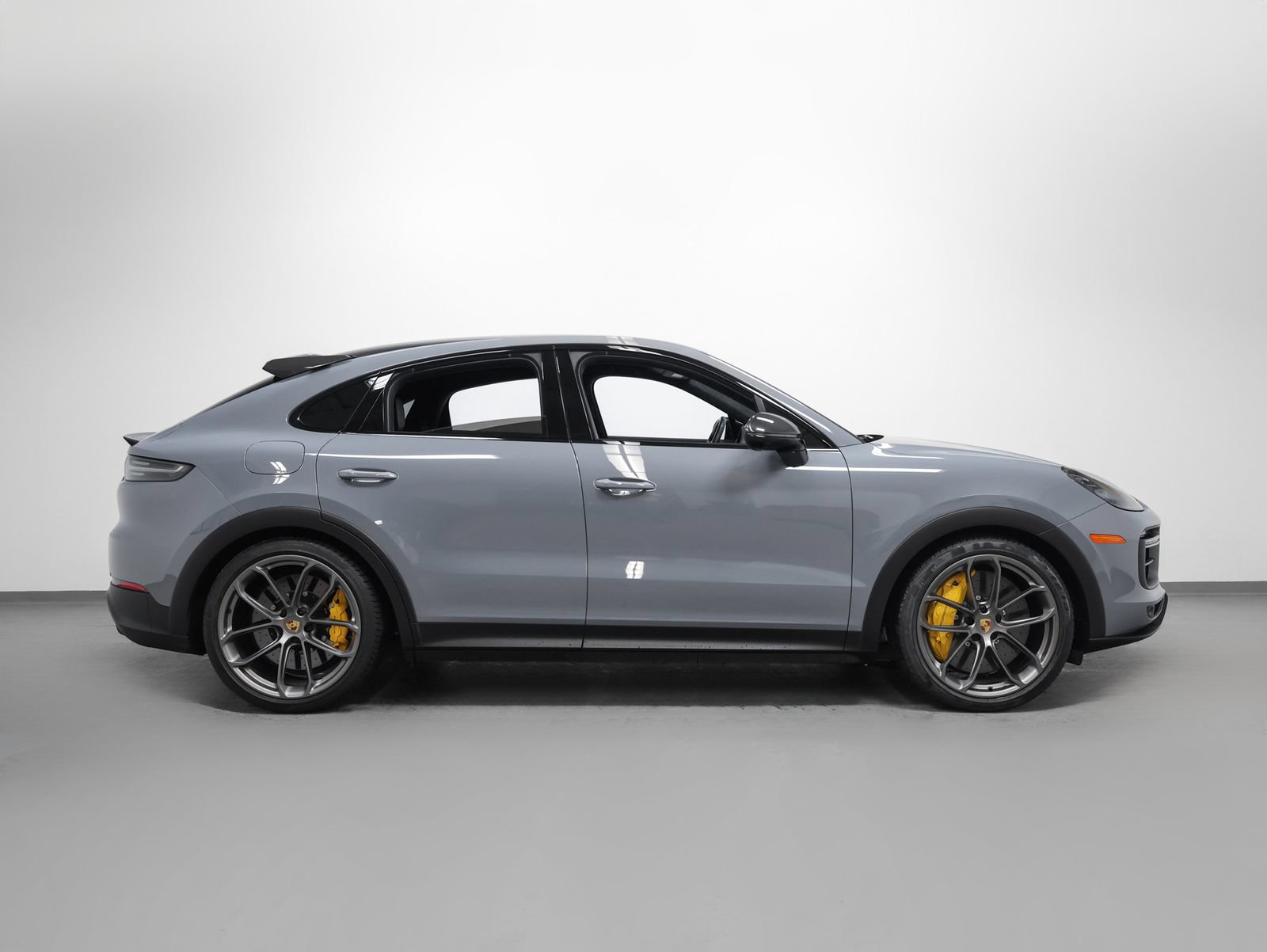 Used 2023 Porsche Cayenne Turbo GT AWD/4WD image 13