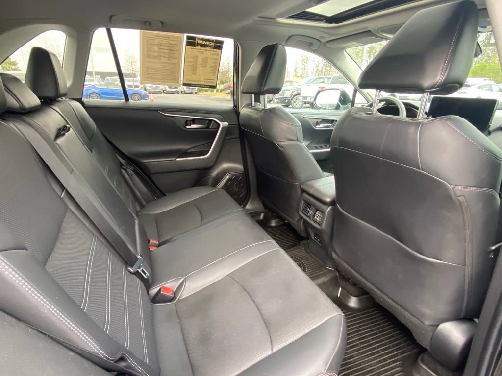 Used 2023 Toyota RAV4 Limited image 27