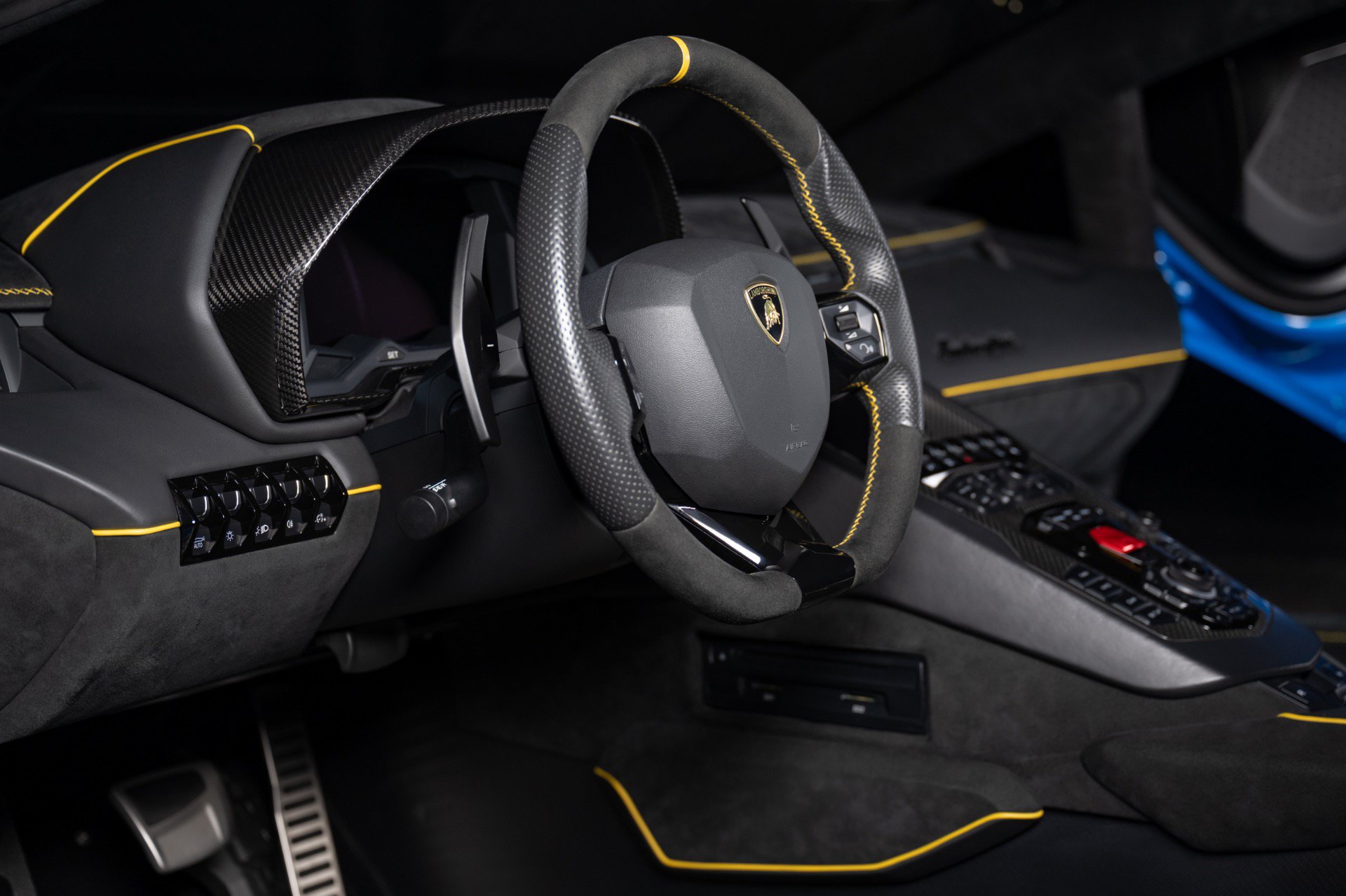 Used 2021 Lamborghini Aventador SVJ AWD/4WD image 25