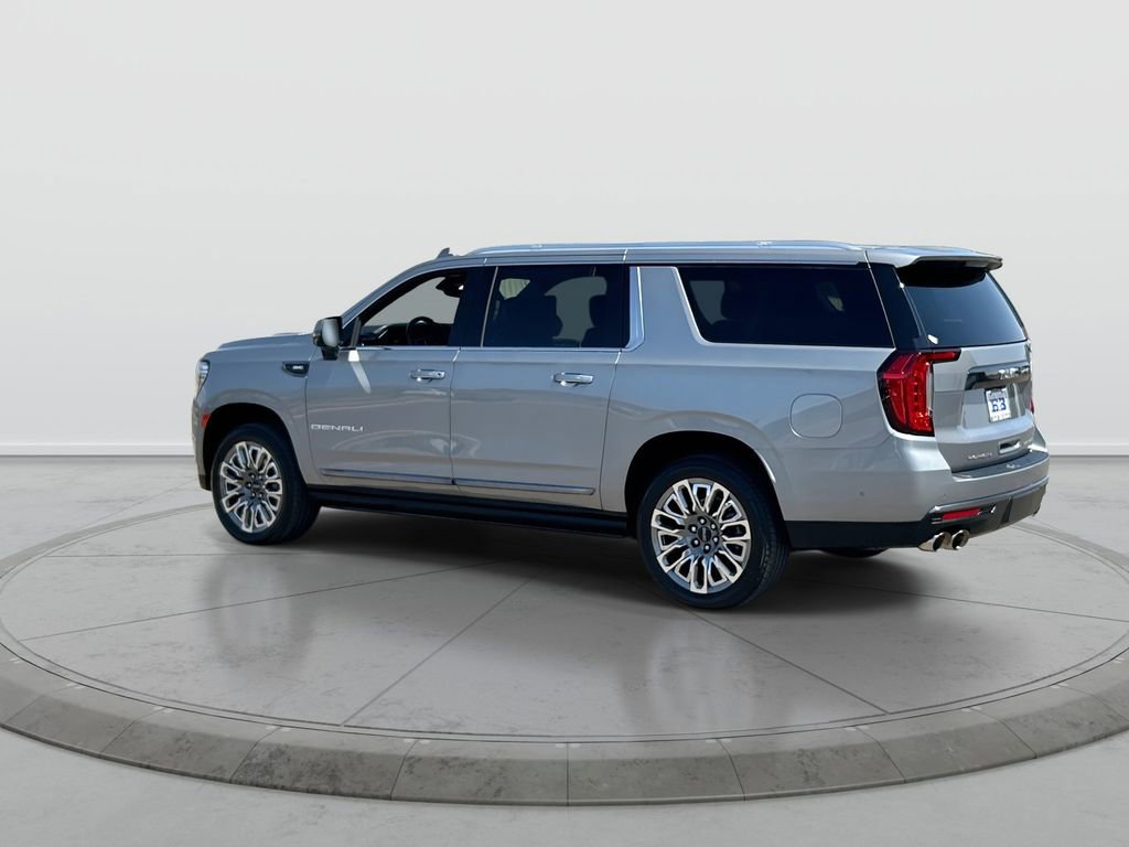Used 2024 GMC Yukon XL Denali Ultimate AWD/4WD image 6