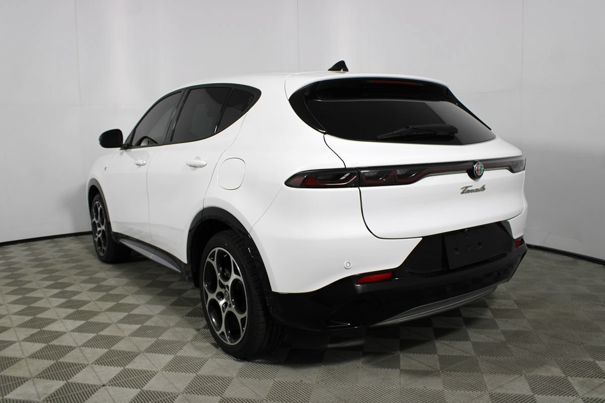 Used 2024 Alfa Romeo Tonale Ti AWD/4WD image 4
