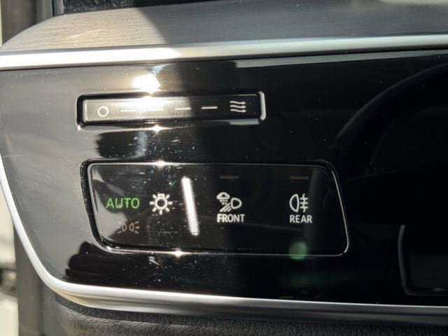 Used 2023 Audi A8 L 3.0T w/ Luxury Package AWD/4WD image 24