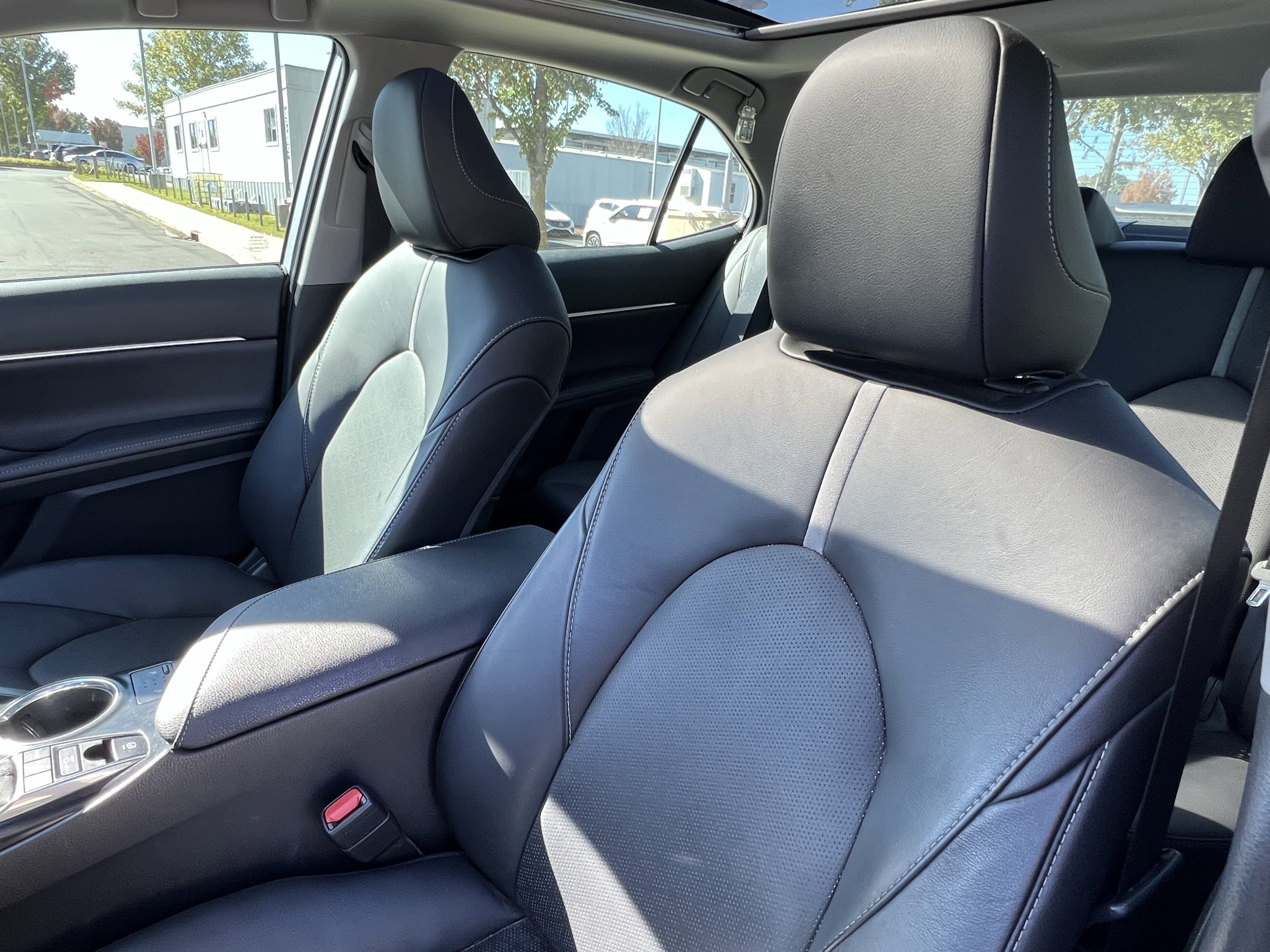 Used 2020 Toyota Camry XSE image 16