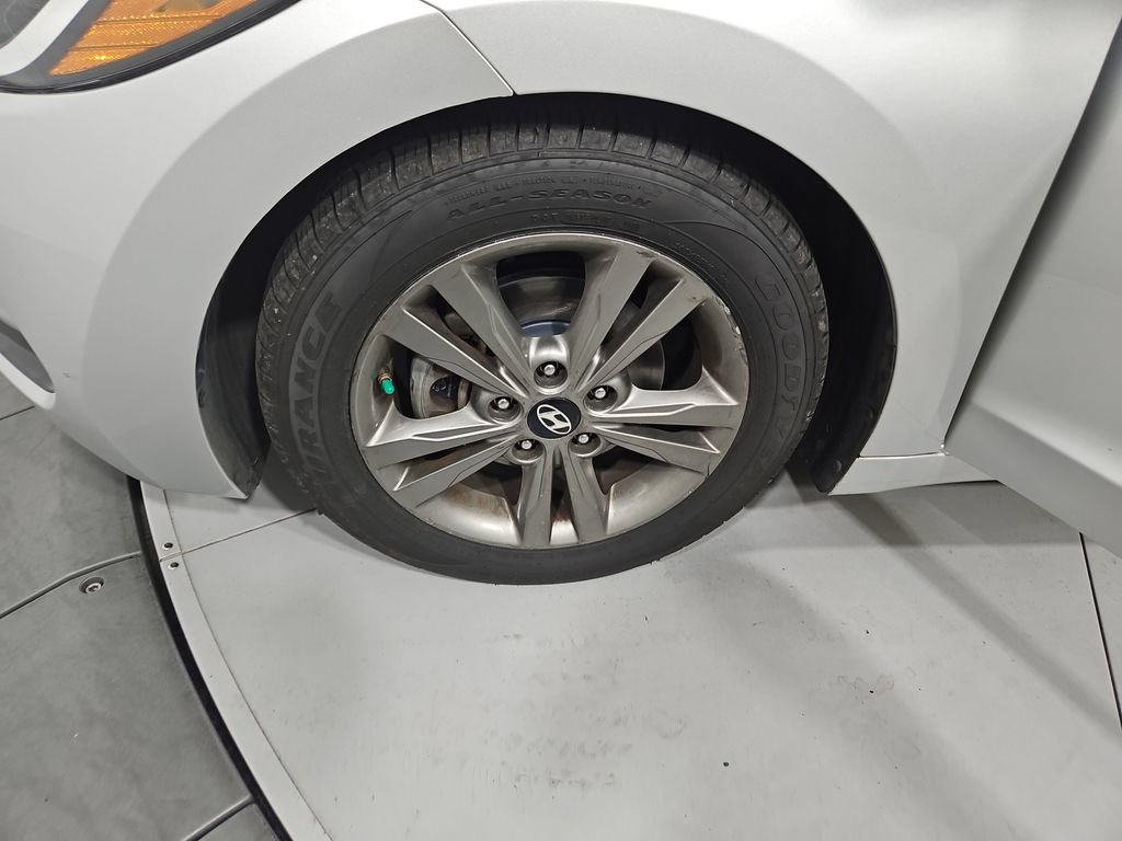 Used 2018 Hyundai Elantra Value Edition w/ Cargo Package FWD image 27