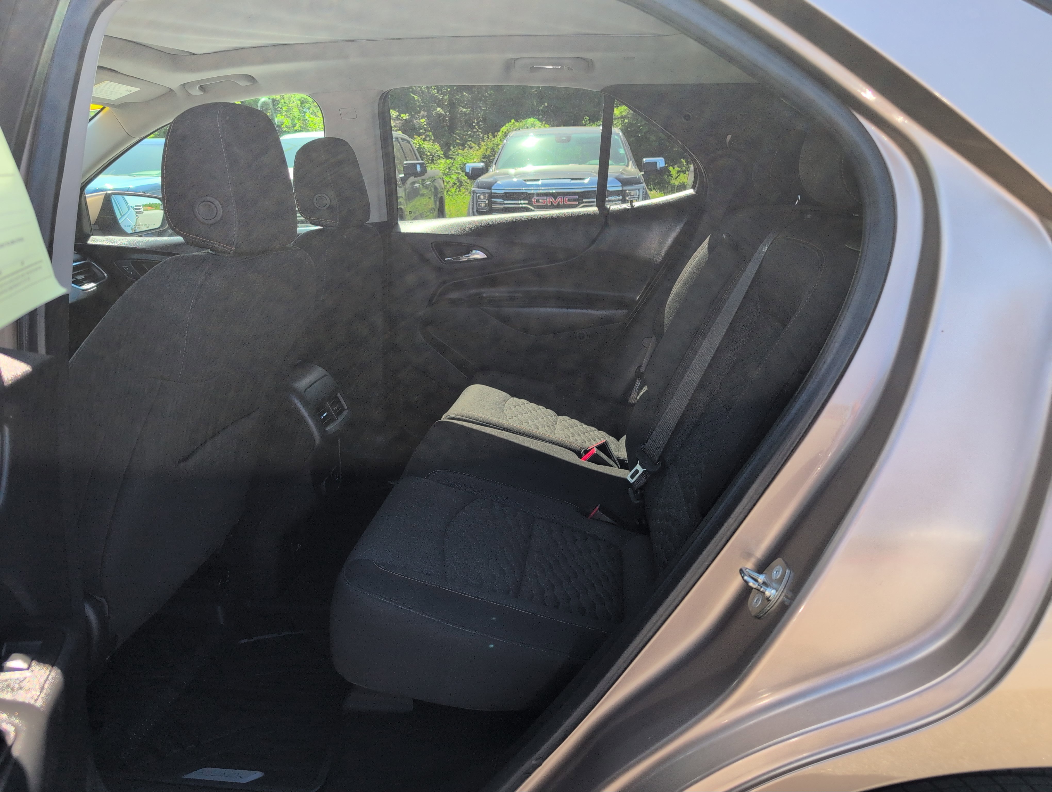 Used 2018 Chevrolet Equinox LT FWD image 31