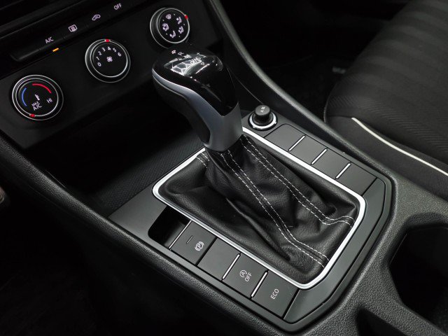 Used 2023 Volkswagen Jetta Sport FWD image 27