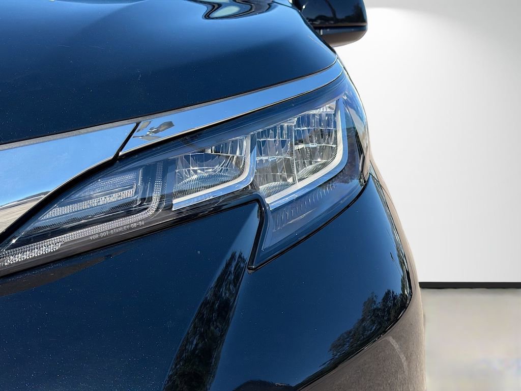 Used 2021 Toyota Sienna LE image 9
