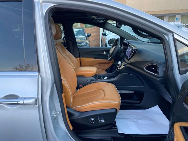 Used 2023 Chrysler Pacifica Pinnacle image 33