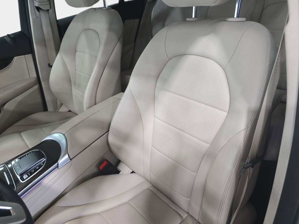 Used 2022 Mercedes-Benz GLC 300 image 22