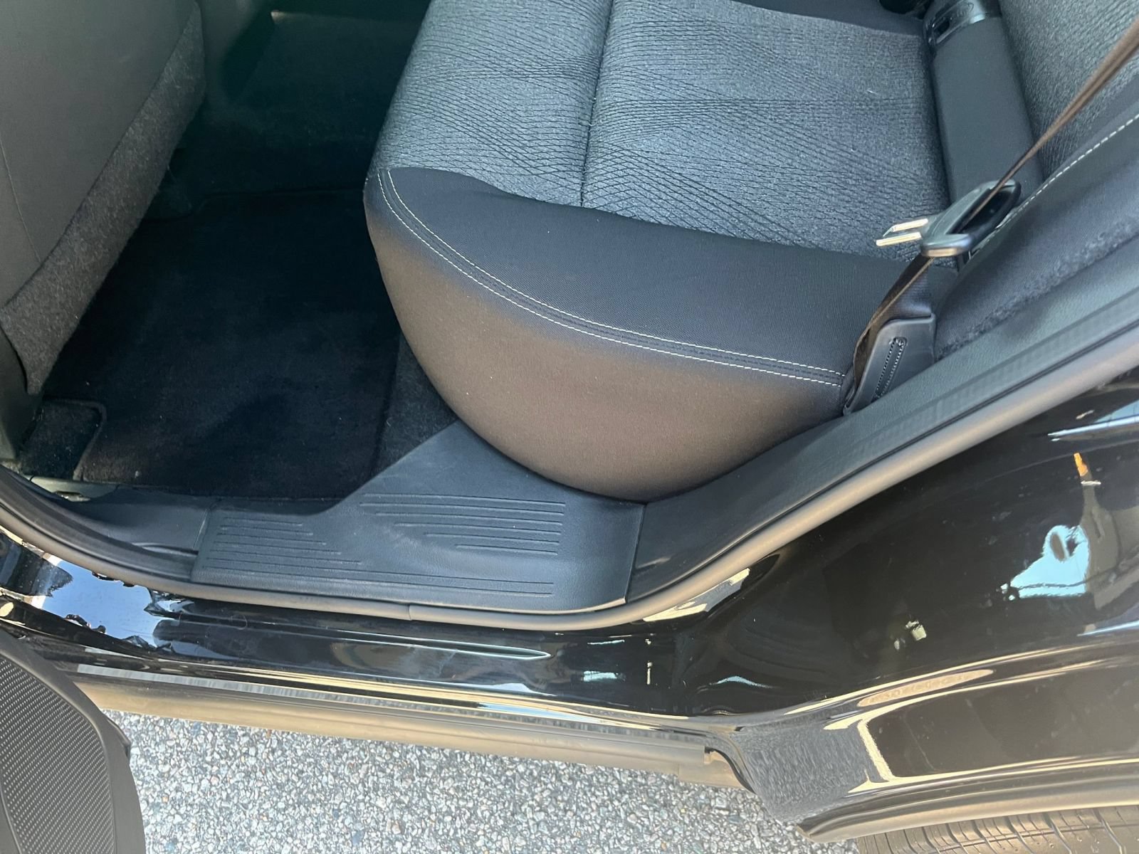 Used 2025 Nissan Rogue SV FWD image 28