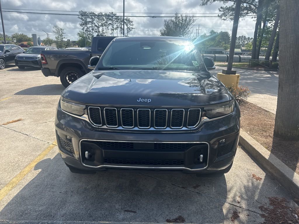 Used 2023 Jeep Grand Cherokee Overland image 2