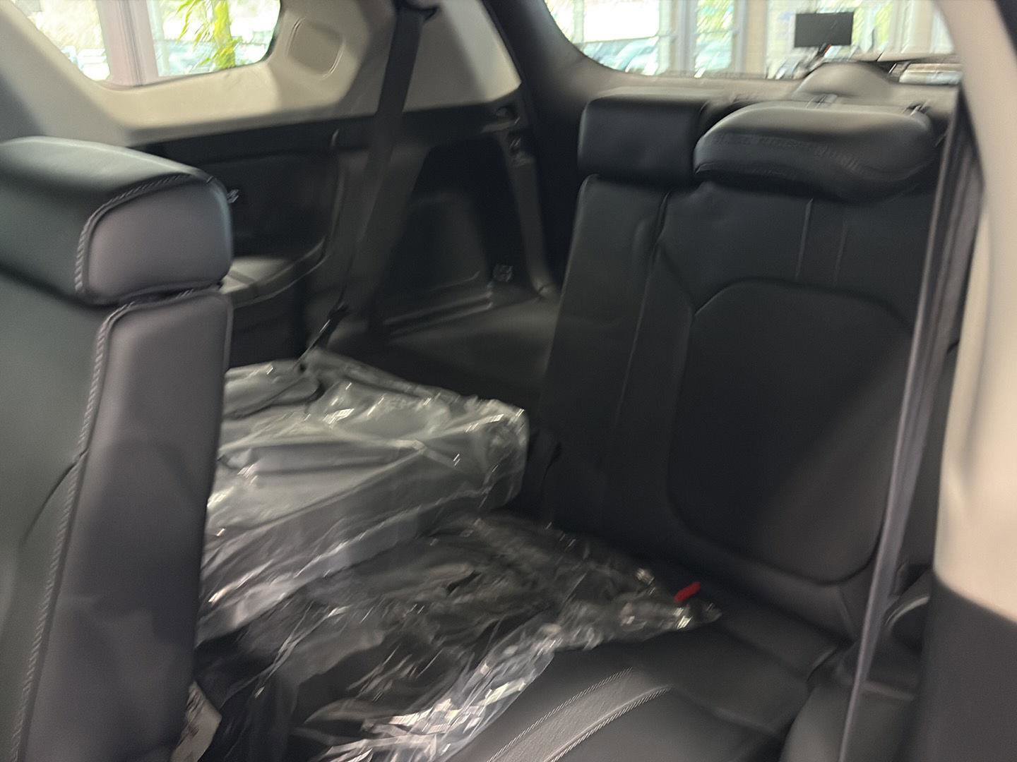 New 2025 Honda Pilot Touring image 9