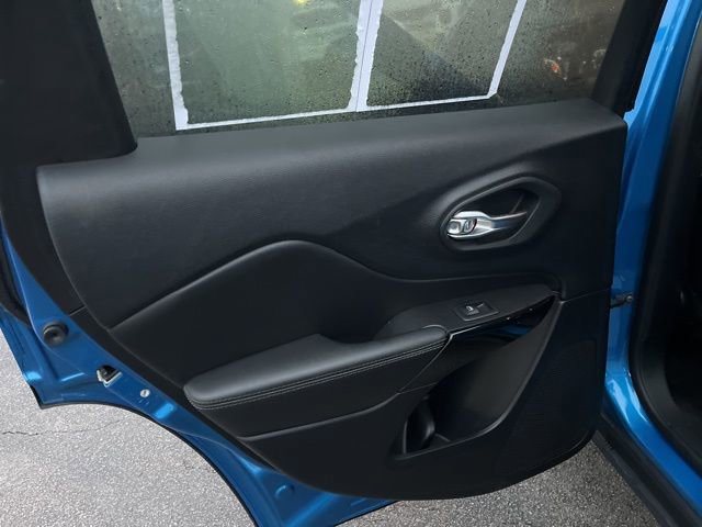 Used 2023 Jeep Cherokee Altitude Lux image 11