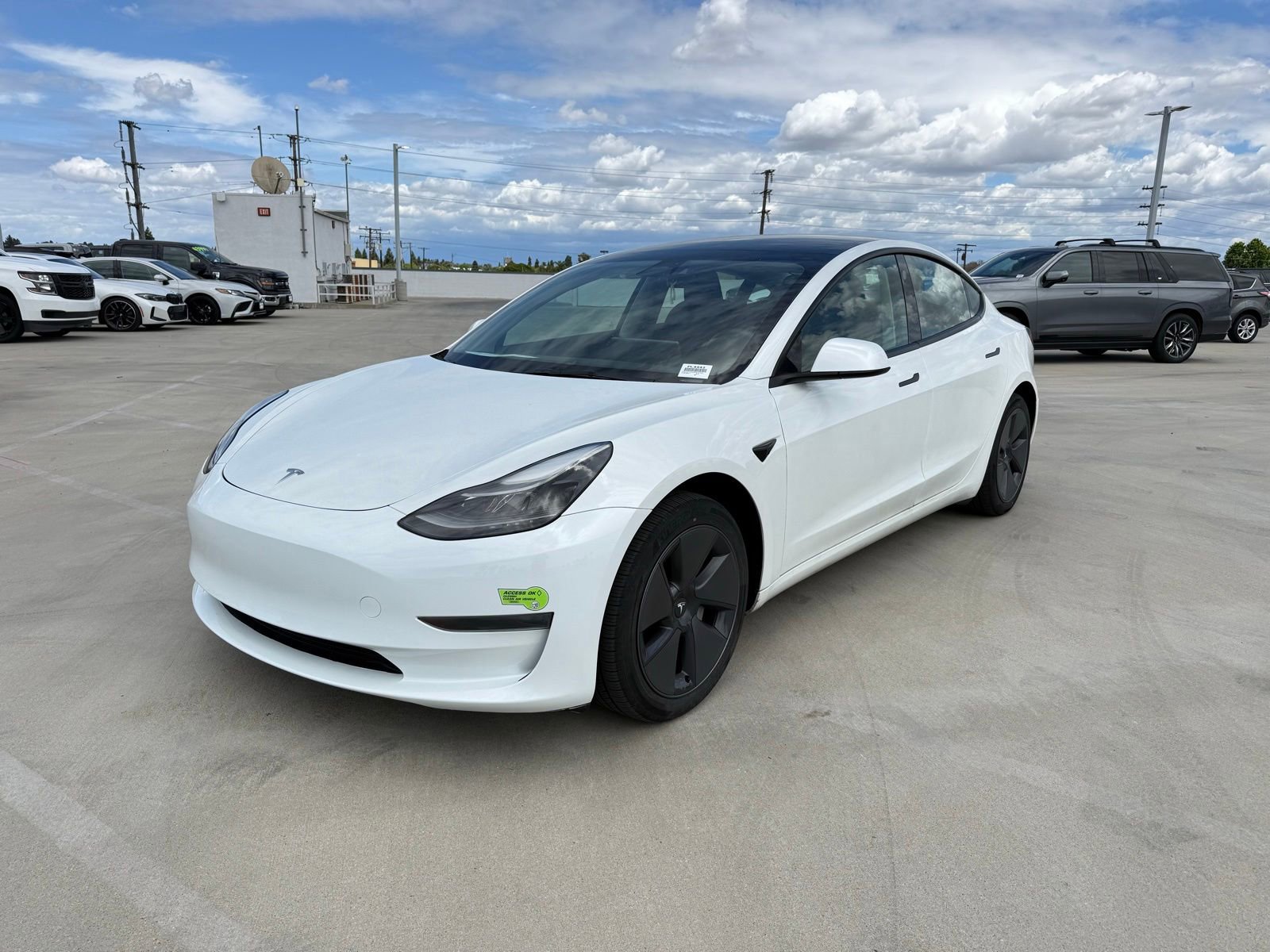 Used 2023 Tesla Model 3 Standard Range RWD image 1