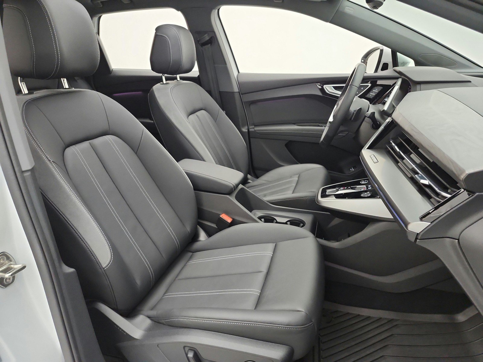 Used 2024 Audi Q4 e-tron Premium Plus w/ Premium Plus AWD/4WD image 20
