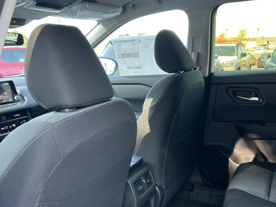 Used 2026 Nissan Rogue SV image 29