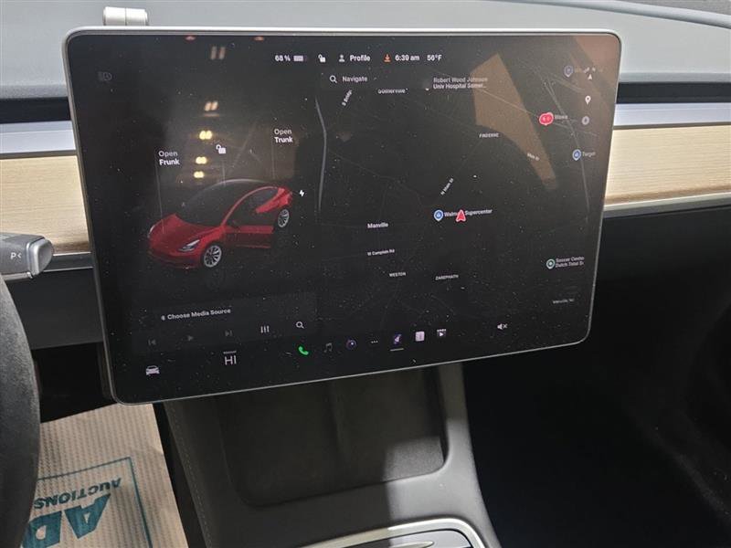 Used 2023 Tesla Model 3 Standard Range image 3