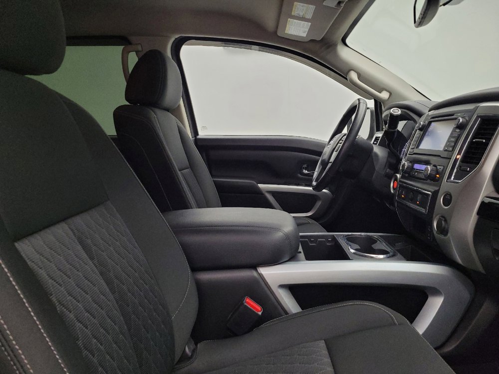 Used 2018 Nissan Titan SV w/ SV Convenience Package RWD image 21