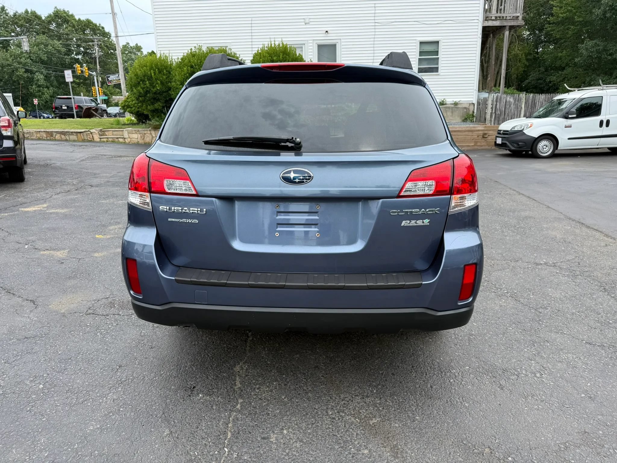 Used 2013 Subaru Outback 2.5i Premium w/ All-Weather Pkg AWD/4WD image 6