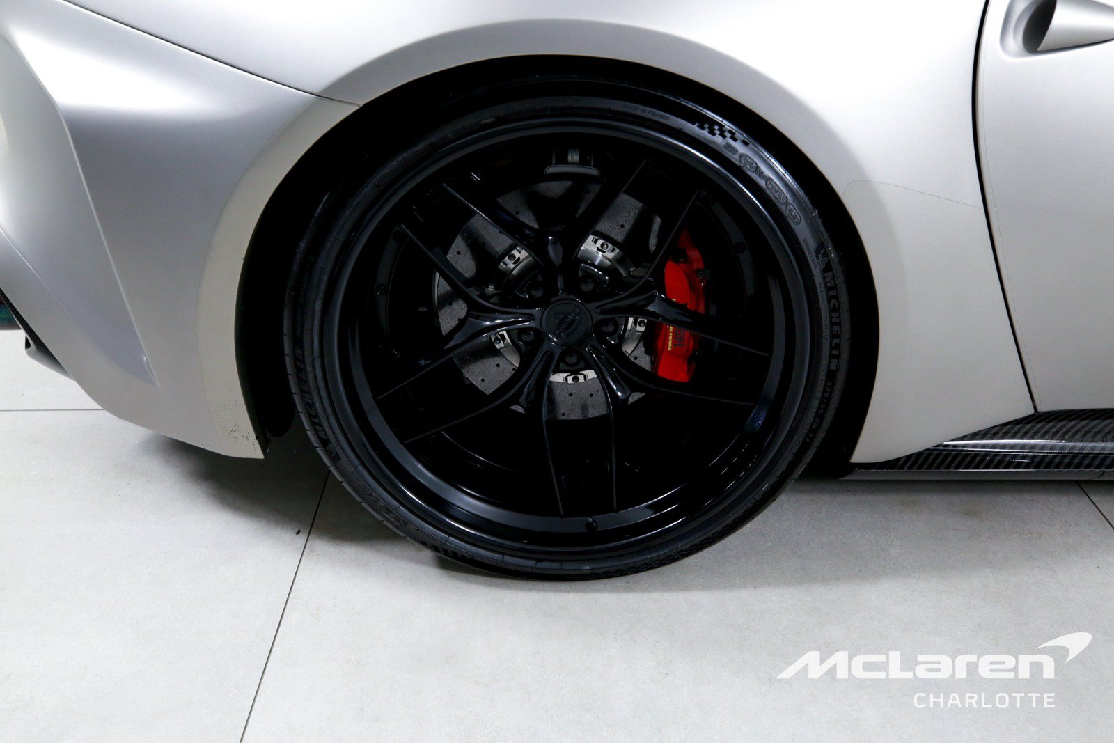 Used 2016 Ferrari F12 Berlinetta RWD image 22