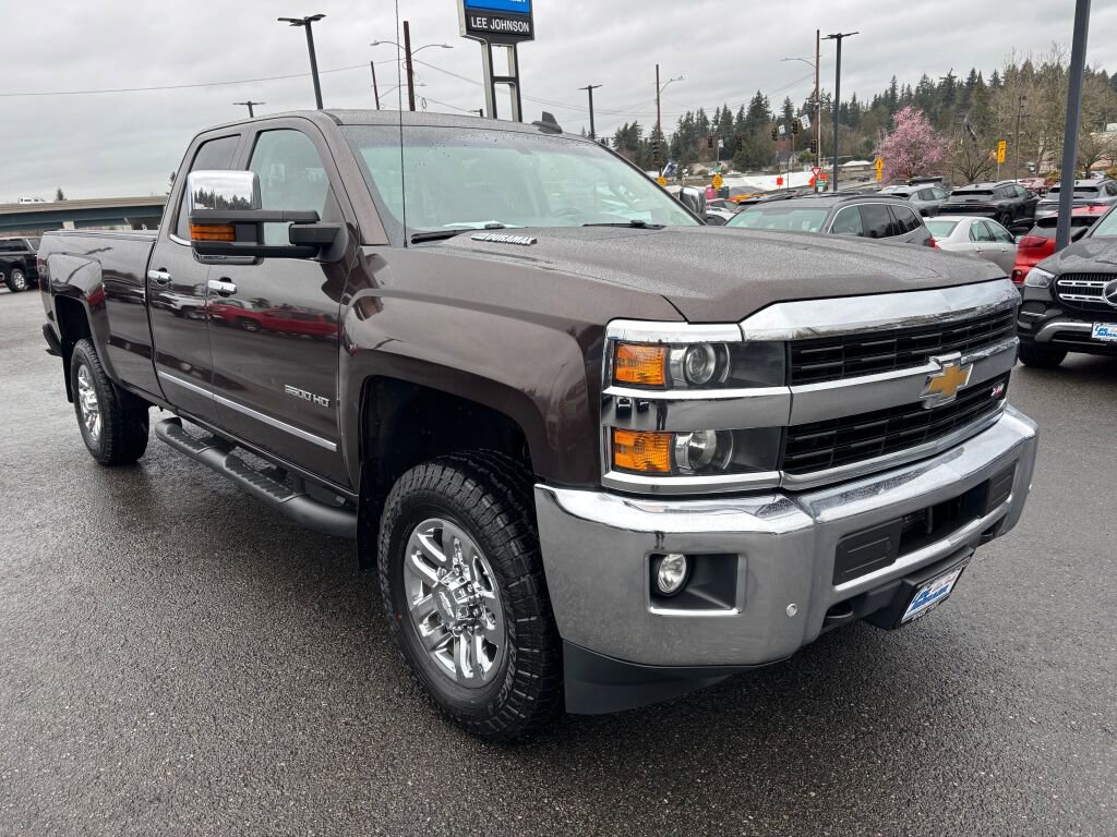 Used 2016 Chevrolet Silverado 3500 LTZ image 3