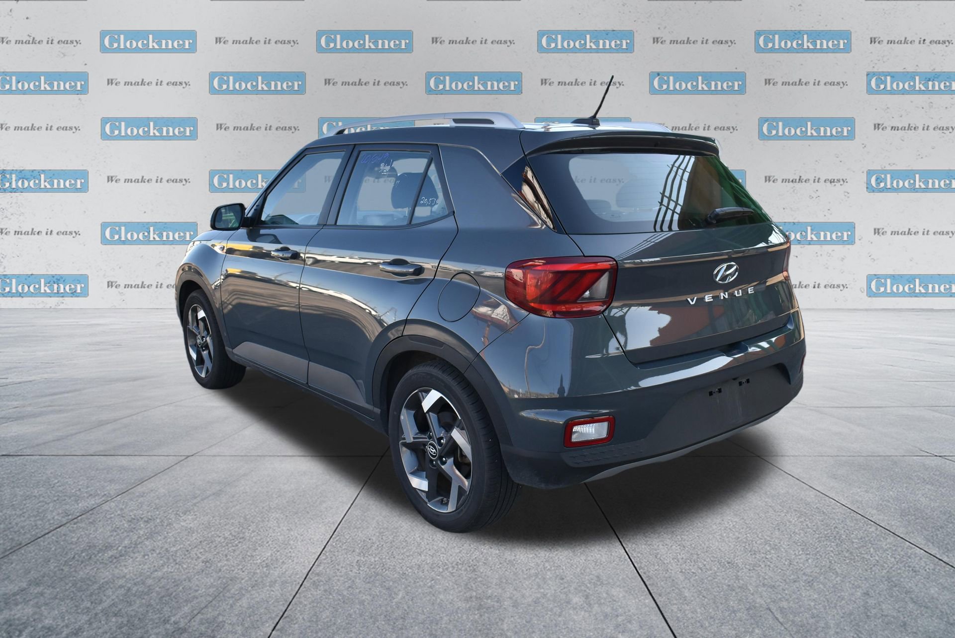 Used 2025 Hyundai Venue SEL FWD image 8