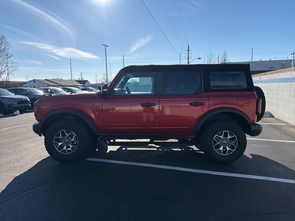Used 2022 Ford Bronco Badlands image 2