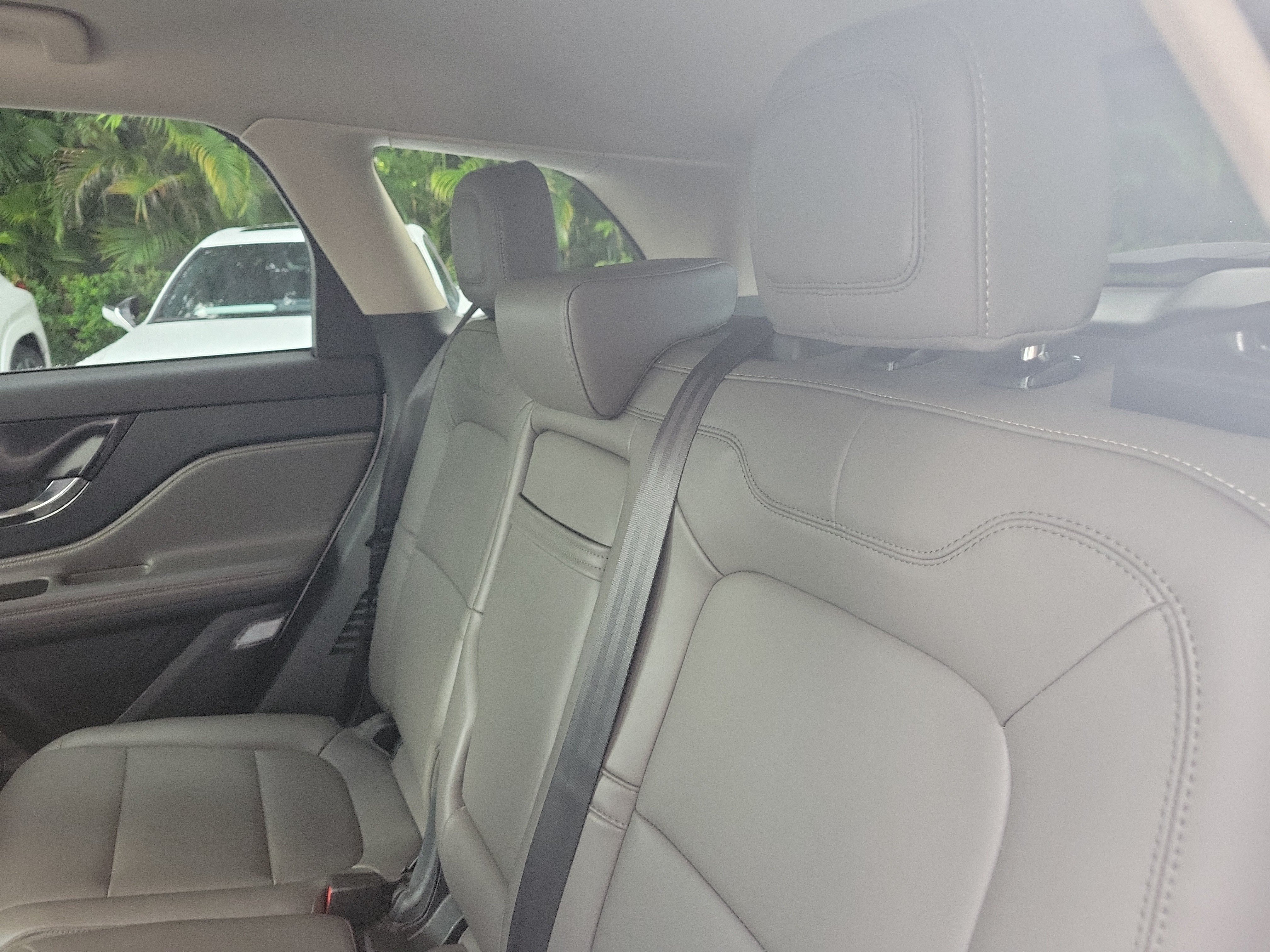 Used 2025 Lincoln Corsair FWD image 12