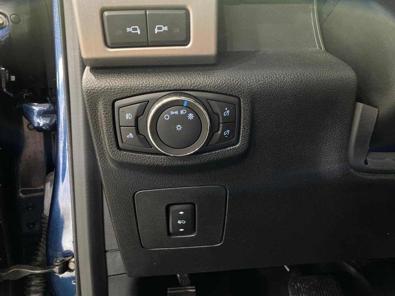 Used 2017 Ford F150 Platinum AWD/4WD image 9