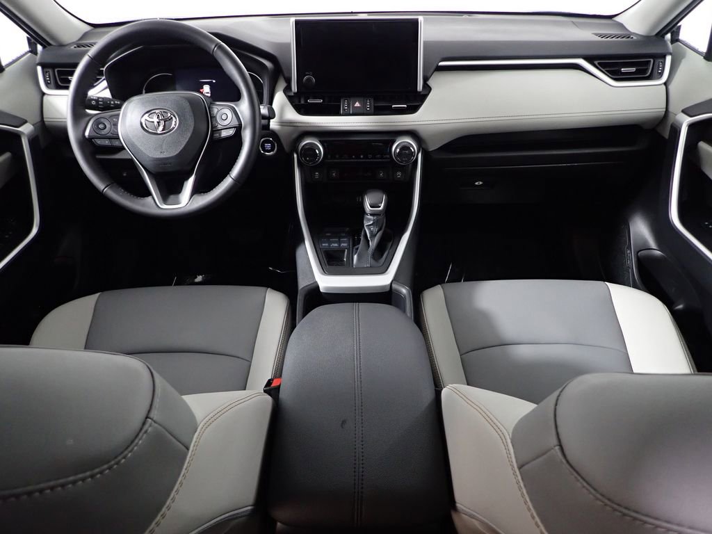 Used 2023 Toyota RAV4 XLE Premium image 38