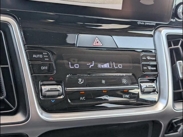 Certified 2022 Kia Sorento S w/ Panoramic Sunroof Package AWD/4WD image 17