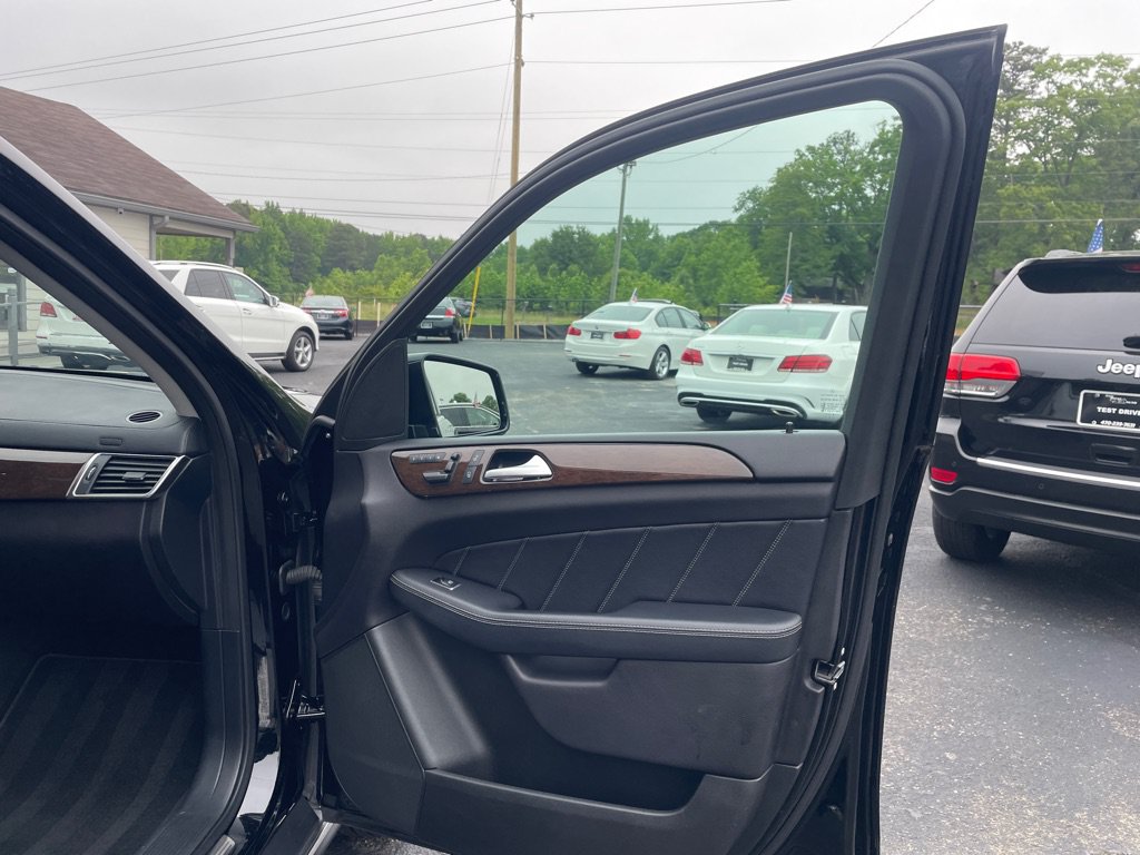 Used 2016 Mercedes-Benz GL 450 4MATIC image 23