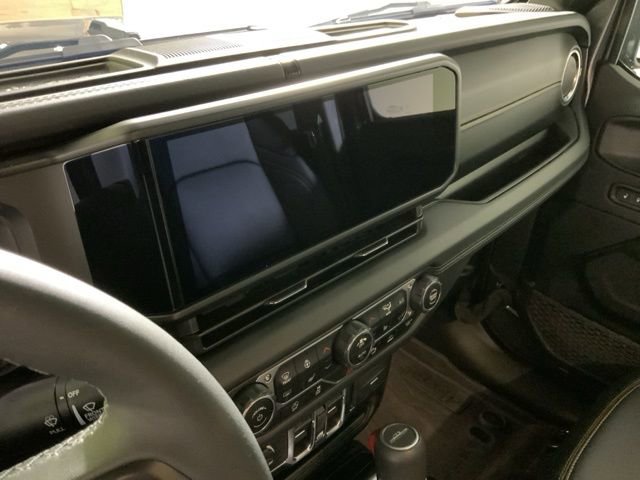 Used 2025 Jeep Gladiator Sport image 21