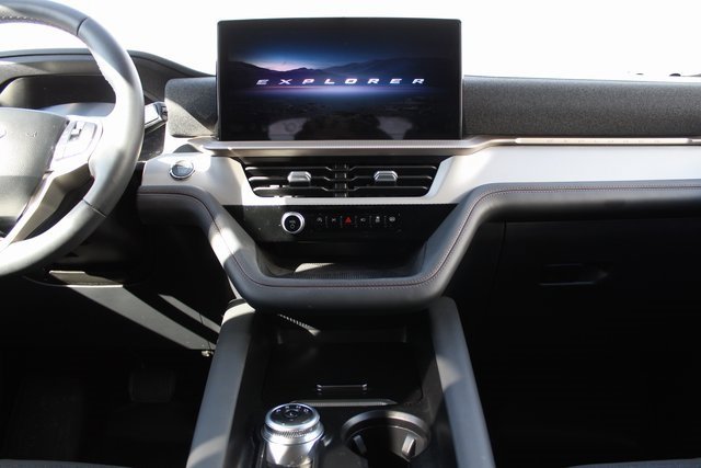 Used 2025 Ford Explorer Active RWD image 23