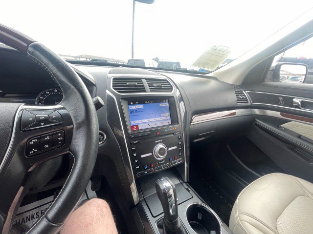 Used 2019 Ford Explorer Platinum image 30