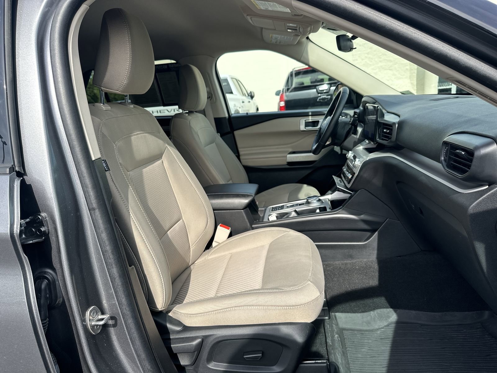 Used 2023 Ford Explorer XLT RWD image 22