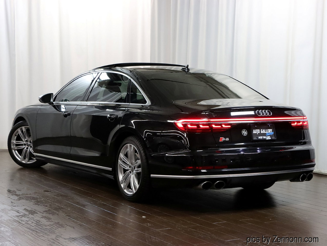 Used 2020 Audi S8 L w/ S8 Executive Package image 9