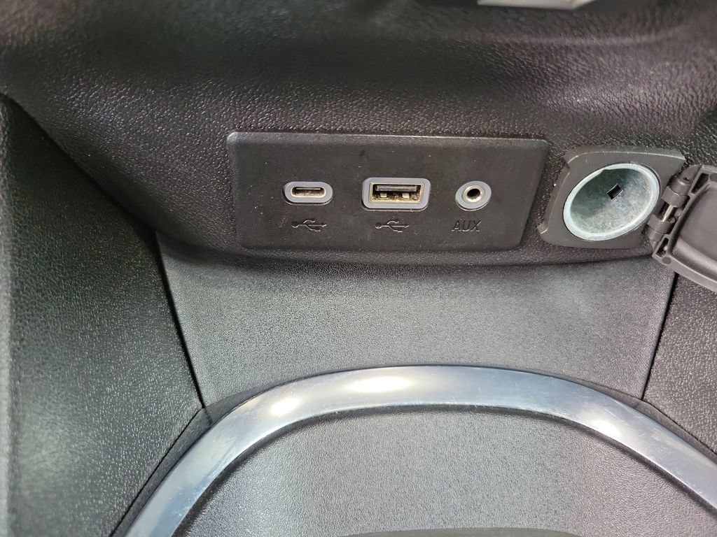 Used 2023 Chevrolet Malibu LT FWD image 28