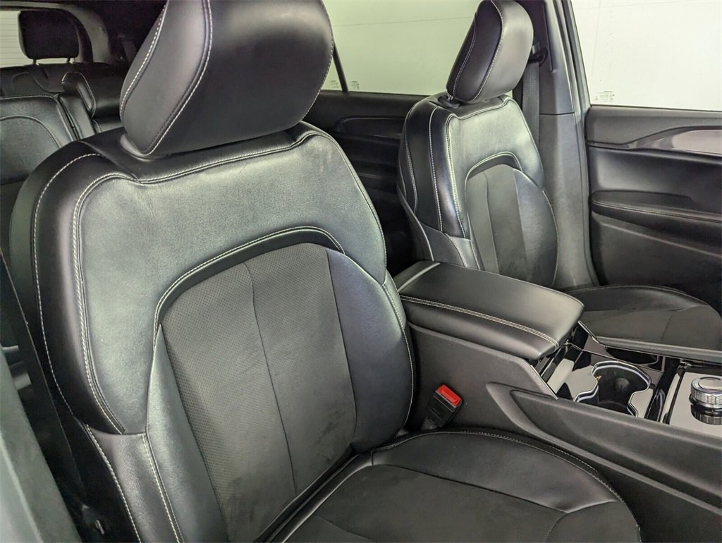 Certified 2023 Jeep Grand Cherokee L Laredo image 35