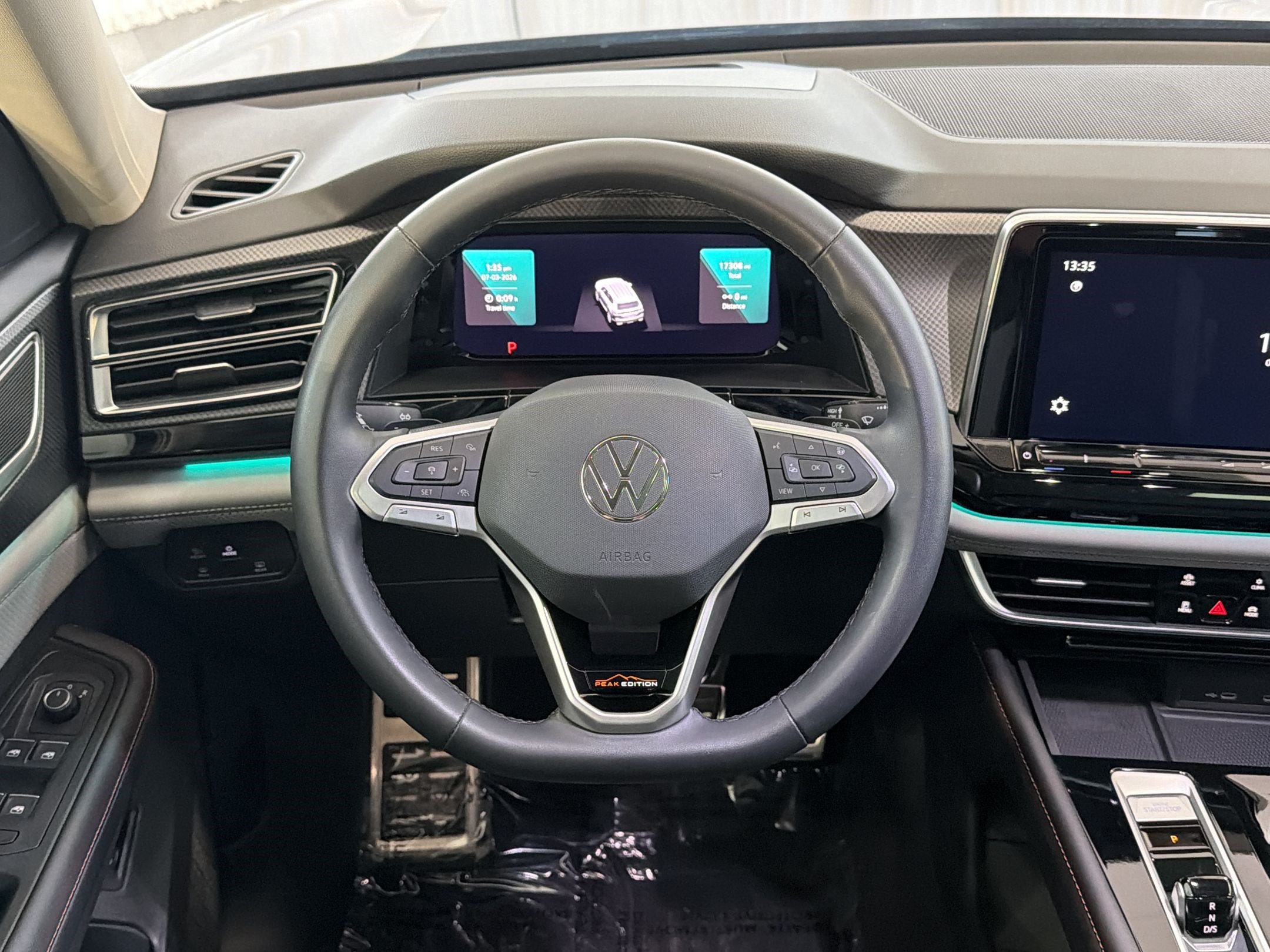 Used 2024 Volkswagen Atlas Peak Edition SEL AWD/4WD image 11